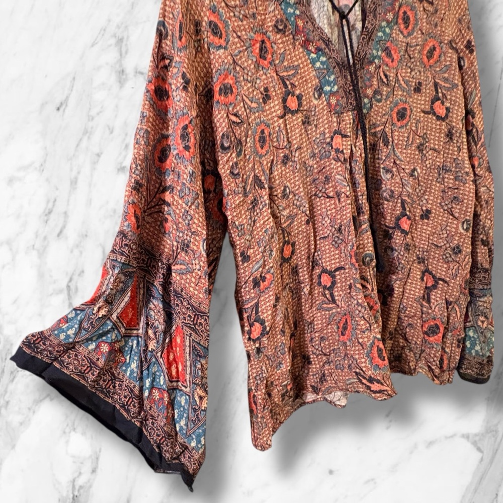 Boho Lavender Brown Top Bell Sleeves Small Floral Pattern Tie Scoop - Picture 5 of 7